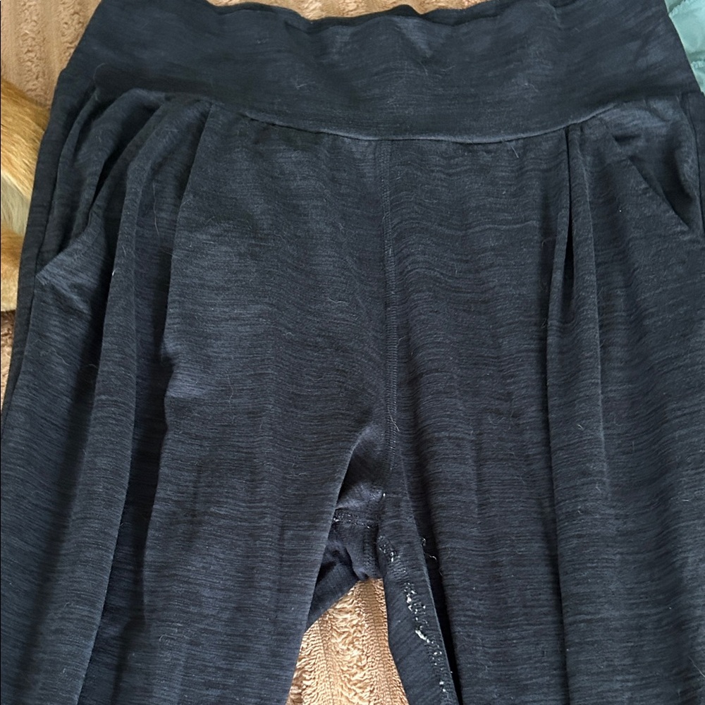 Vuori Harem Joggers - Picture 2 of 8